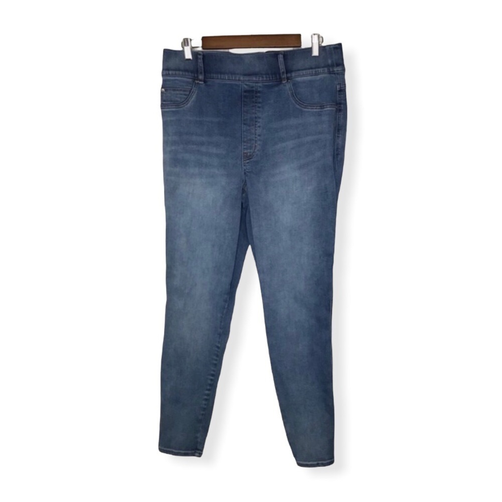 SPANX Pull on Skinny Jeans.